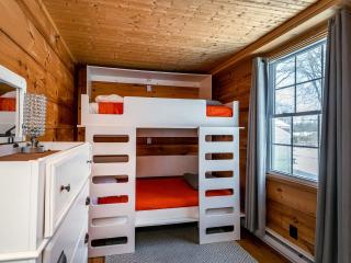 Cozy 2-bedroom Cottage with Access to Bantam Lake - 3