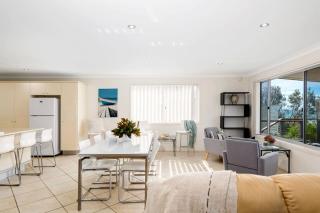 Aqua Vista - beachfront 4BR Home with ocean views - Vincentia - 2