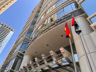 Cosmos Living Luxurious Studio Near Metro - Dubai - 2
