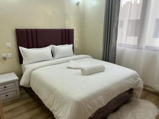 Lux Suites Dubai Style Apartments - 1