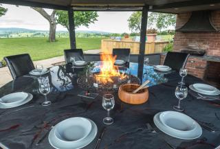 Broad Meadows Farmhouse 12 Guests - 9