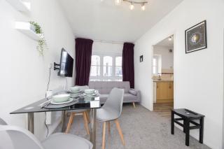 Isle of Dogs Hub - 2