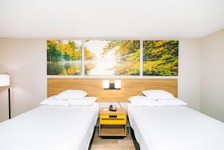 Days Inn by Wyndham Cincinnati East - Cherry Grove - 2