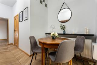 Classy Old Town Apartment - by Upstairs - 8