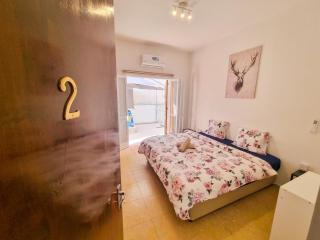 CityCenter Rooms Next to the Beach - Larnaca - 9