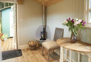 Anne's Hut Monmouthshire - - 4