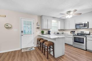 Gulf Brz-Beaches-Dwntwn PNS-Pet Friendly-Canal - 6