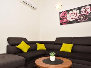 Apartment Ika by Interhome - Maslenica - 2