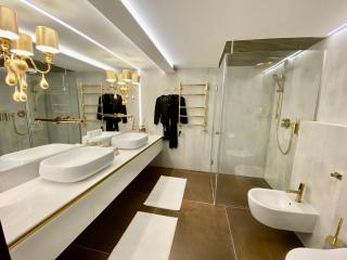 Luxury Queen V apartment with Jacuzzi - 5