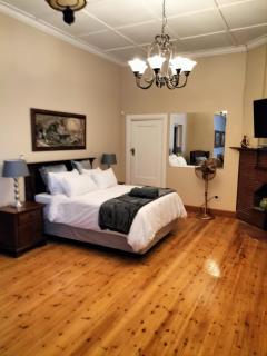 Uitenhage Apartment - 4 Graaff-Reinet Rd - Uitenhage - 7