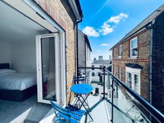 100 steps to Broadstairs beach - 2 bedroom 3 beds - 9