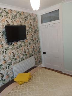 Nanny Bambi's highland hoose - 1