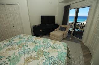 Luxurious Beachfront Condo Stunning 7th Floor Views and tram at Westwinds in Sandestin - Destin - 6