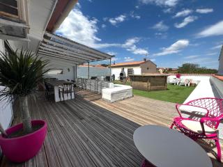 Grand appartement avec terrasse et piscine privée - Saint Pierre La Mer - 0