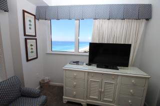 3BR Beachfront Condo 16th Flr Two Master Bedrooms, Pool Fitness Center At Westwinds Resort - Destin - 4