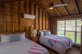 Ocean Breeze Villa Rentals - Oak Ridge - 4