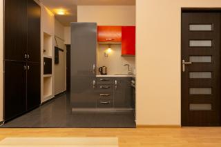 Wola Apartment with Balcony & close to Metro by Noclegi Renters - Varsavia - 2
