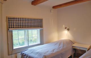 Stunning Home In Gränna With Lake View - 2
