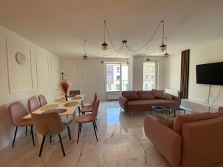 Imperial Suite - Luxury Living - 9
