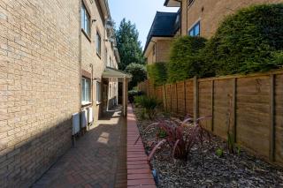 Luxury central apartment sleeps 7 guests with free parking and Netflix - Bournemouth - 9