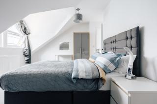 Luxury central apartment sleeps 7 guests with free parking and Netflix - Bournemouth - 8