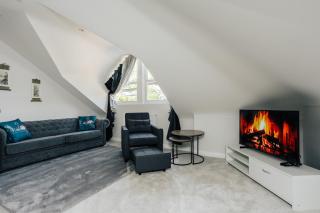 Luxury central apartment sleeps 7 guests with free parking and Netflix - Bournemouth - 0