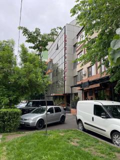 Triumf Apartment - Bucarest - 8