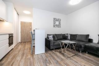 ALURE RESIDENCES 1 & 24h self check-in, free parking in front of the apartment building, new building, terrace, cafe with breakfast in the apartment building, next to the aqua park - Banská Bystrica - 9