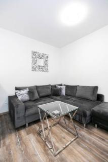 ALURE RESIDENCES 1 & 24h self check-in, free parking in front of the apartment building, new building, terrace, cafe with breakfast in the apartment building, next to the aqua park - 0