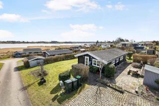 Cozy Log Cabin With A View Of The Water - Kirke Såby - 0