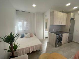 Central studio with parking space-AFRIC - 8