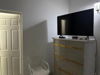Remarkable 1-Bed Apartment in Montego Bay - Montego Bay - 5