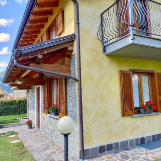 Comfortable Villa with private garden - Colico Center - 0