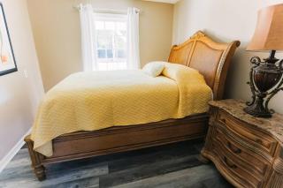 Cozy Downtown Gem Fully Equipped Free Parking - Mobile - 8