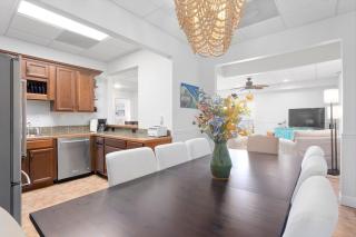 Ocean Front Penthouse Suite Panoramic Views of Gulf,Pensacola Beach,Pier, & Bay - 2