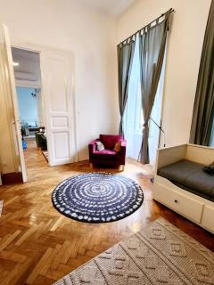 TRAVELERS AWARD WINNING PLACE IN THE HEART OF BUDAPEST Apartment Kamilla - Budapest - 2