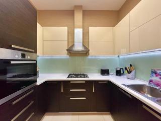 Meridien Vake 2BR Apartment with Balcony Cityview - Tbilisi - 2