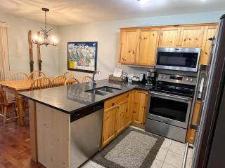 Stone Creek Chalets by Fernie Central Reservations - Fernie - 3