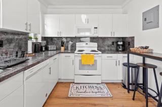 Comfy & Updated Apartment centrally located minutes away from everything! - Miami - 3
