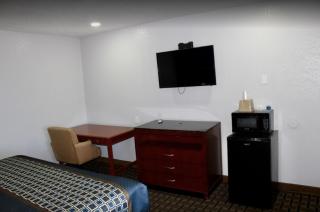 Economy Inn - 8
