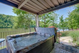 Waterfront Smith Mountain Lake Home with Boat Dock! - Moneta - 9