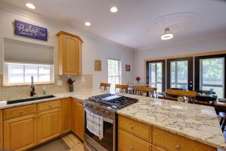 Waterfront Smith Mountain Lake Home with Boat Dock! - Moneta - 4
