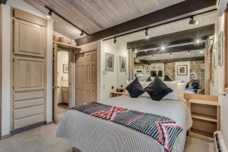 Laurelwood Condominiums 411 - 2