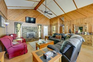 Rural Arkansas Vacation Rental with Lake Access - 8