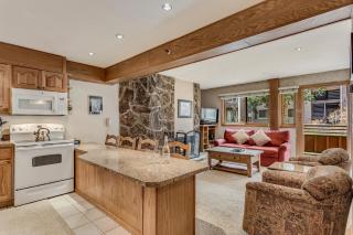 Laurelwood Condominiums 407 - 6