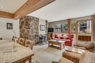 Laurelwood Condominiums 407 - 0
