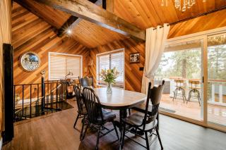 Old Hollywood Lodge-Pets, HotTub-Sauna, Speakeasy! - Big Bear City - 0