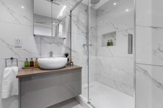 Stylish & Spacious 3 Bed Apartment with Fast Wifi, close to Tube & Wembly - Londra - 8