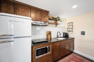 Country Cottage Basement Apartment - Hayden - 8