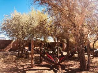 Refugio Andino con vista al volcán. - San Pedro de Atacama - 2